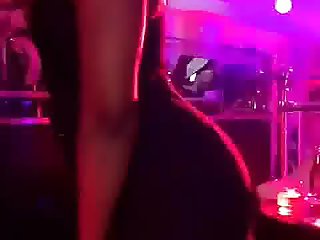 black hoe shaking her butt for you