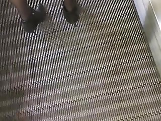 upskirt stocking 144 escalator