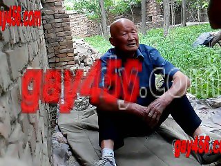 chinese oldman in public